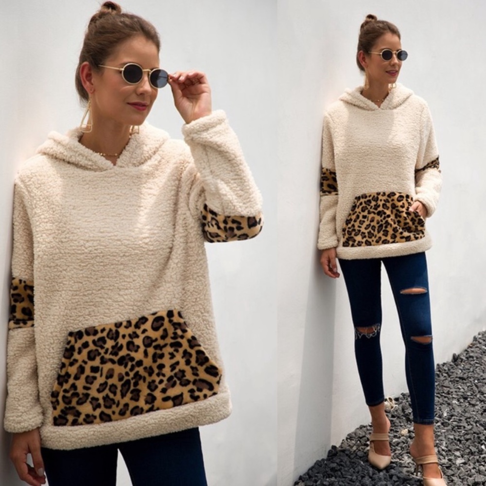 Sherpa Animal Print with Hood - Picture 2 of 4